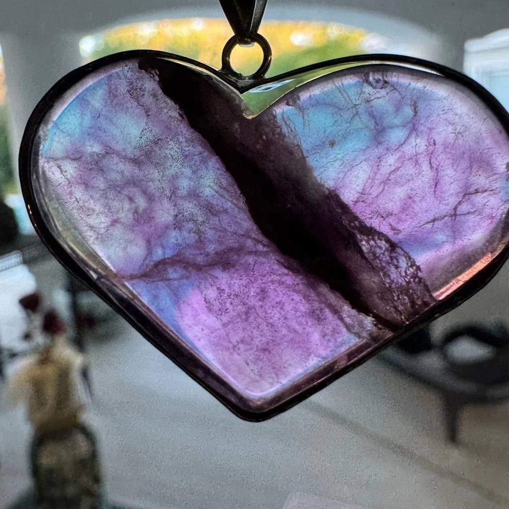 Elegant‎ Heart-Shaped genuine Purple amethyst Pendant set in Sterling silver